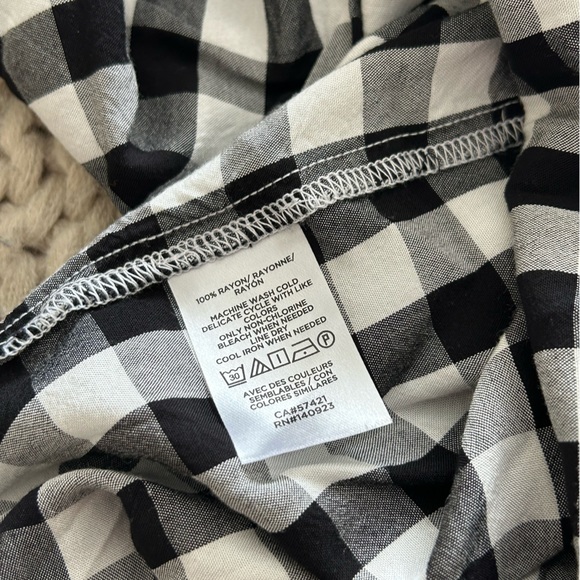 Loft Gingham Tie-Back Keyhole Tank - Picture 6 of 7